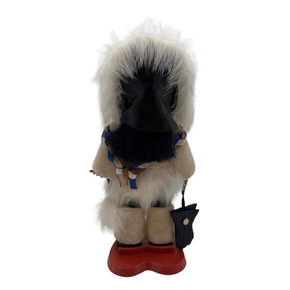Vintage Carlson Inuit Eskimo Doll With Fur Parka On Heart Stand Sleepy Eye - Picture 4 of 8
